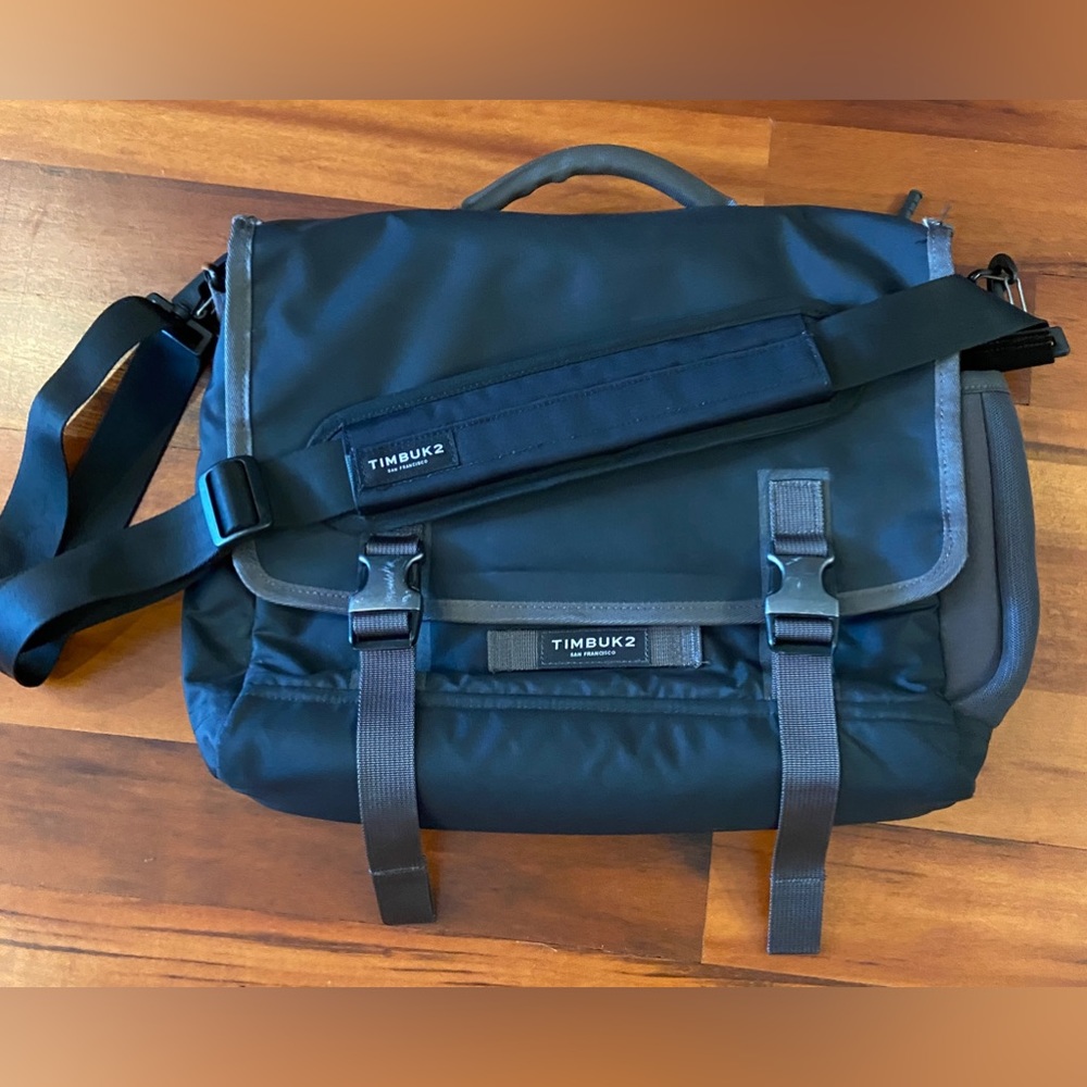 Timbuk2 Closer Laptop Briefcase Messenger Bag